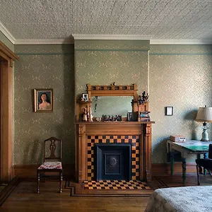 https://the-harlem-flophouse.us-newyorkcity.com